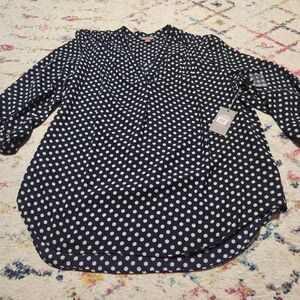 💘 Vince Camuto Navy NWT Blouse